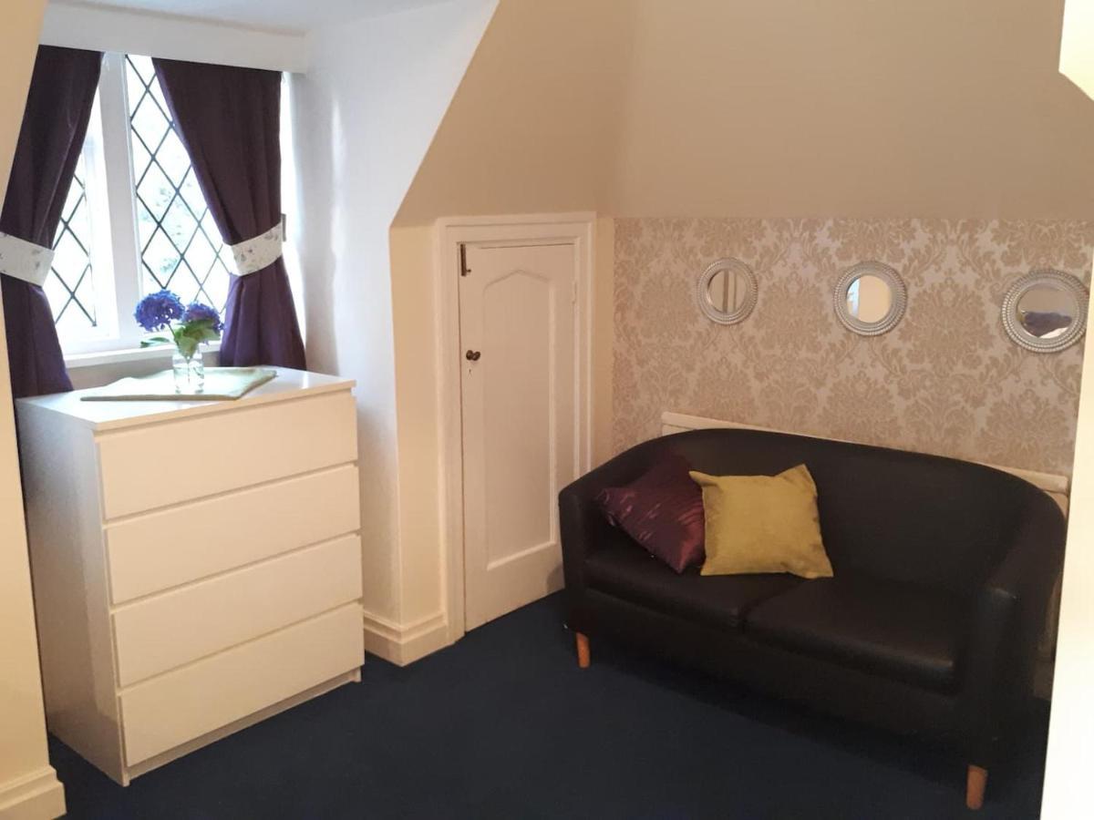 Ferienwohnung Peaceful Retreat Hideaway Surrey Esher Exterior foto